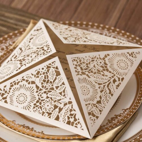 laser cut svadobné oznámenie