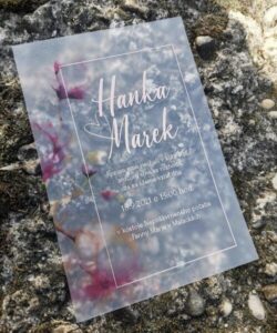 transparentne svadobne oznamenie pivonky