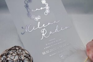 transparentné svadobné oznámenie hearts