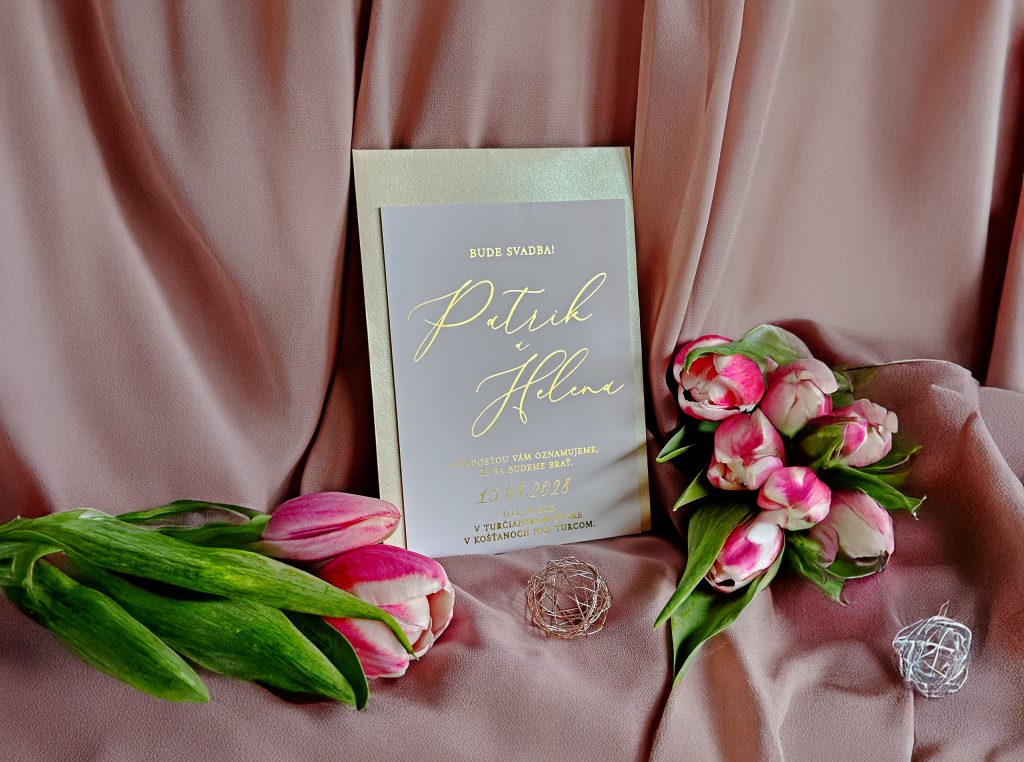 Luxusné transparentné svadobné oznámenie Amara