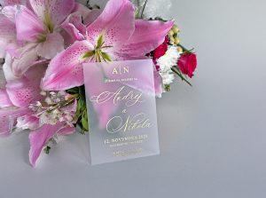 svadobné oznámenie transparentné s metalickou razbou